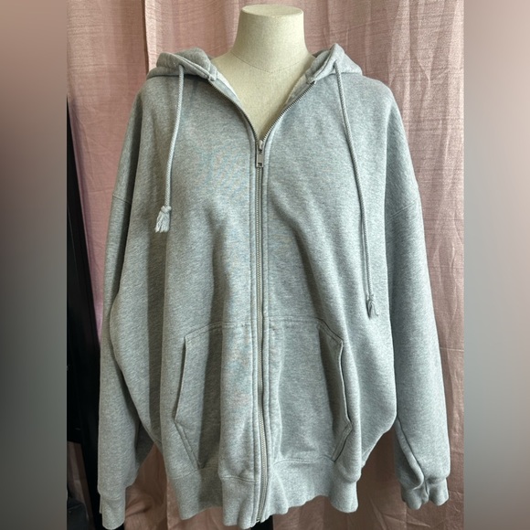 Brandy Melville Sweaters - Brandy Melville oversized hoodie